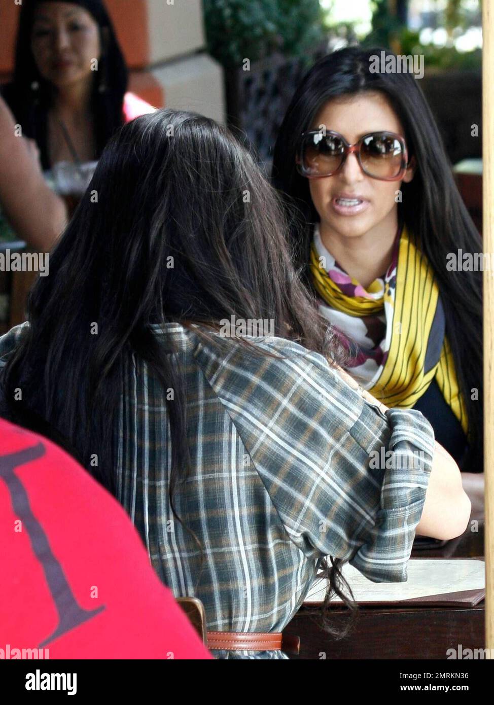 Kim & Khloe Kardashian Grab Lunch Together in Encino : Photo 4416775, Khloe Kardashian, Kim Kardashian Photos