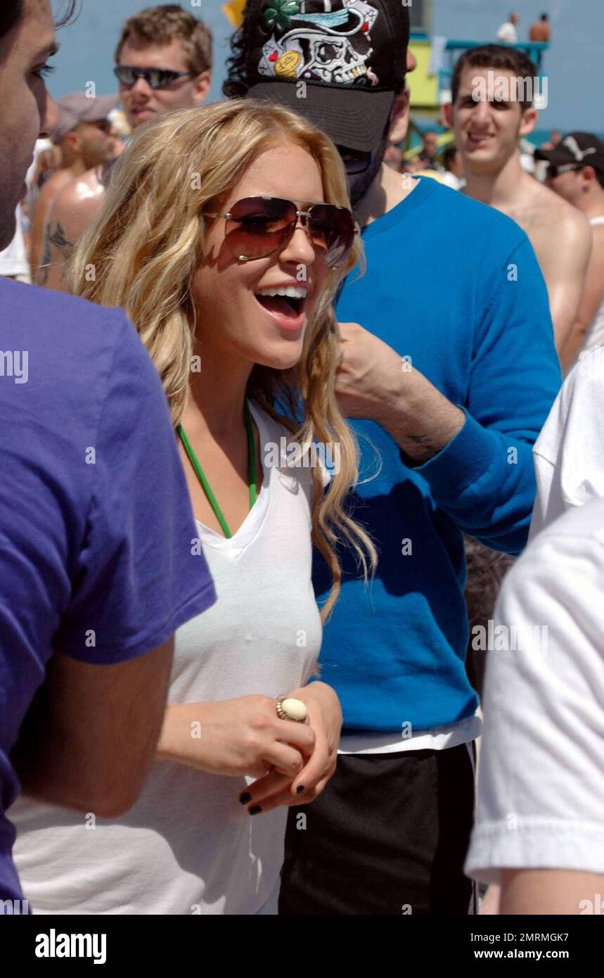Kristin Cavallari'S Alluring Bikini: The Talk Of Mexico - yed72up
