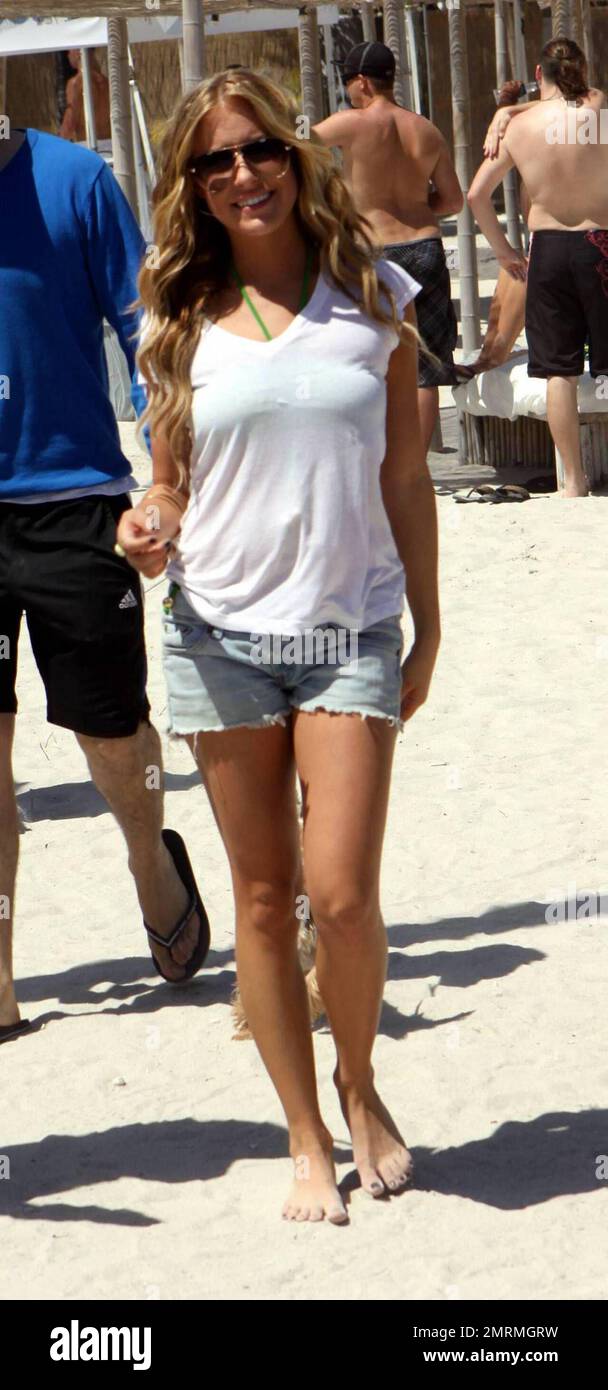 Kristin Cavallari'S Alluring Bikini: The Talk Of Mexico - kxcuen9