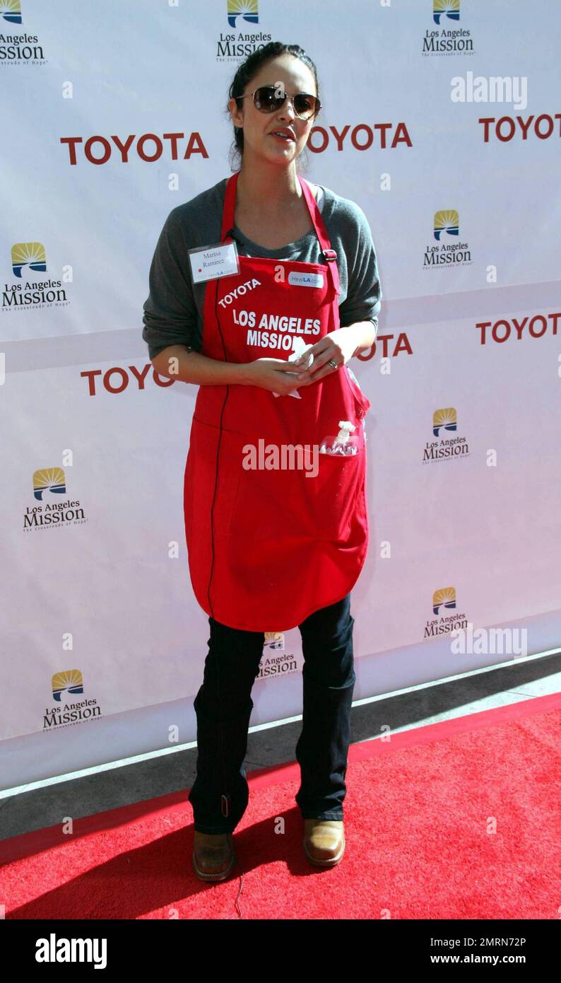 Marisa Ramirez feeds the homeless at the Los Angeles Mission on
