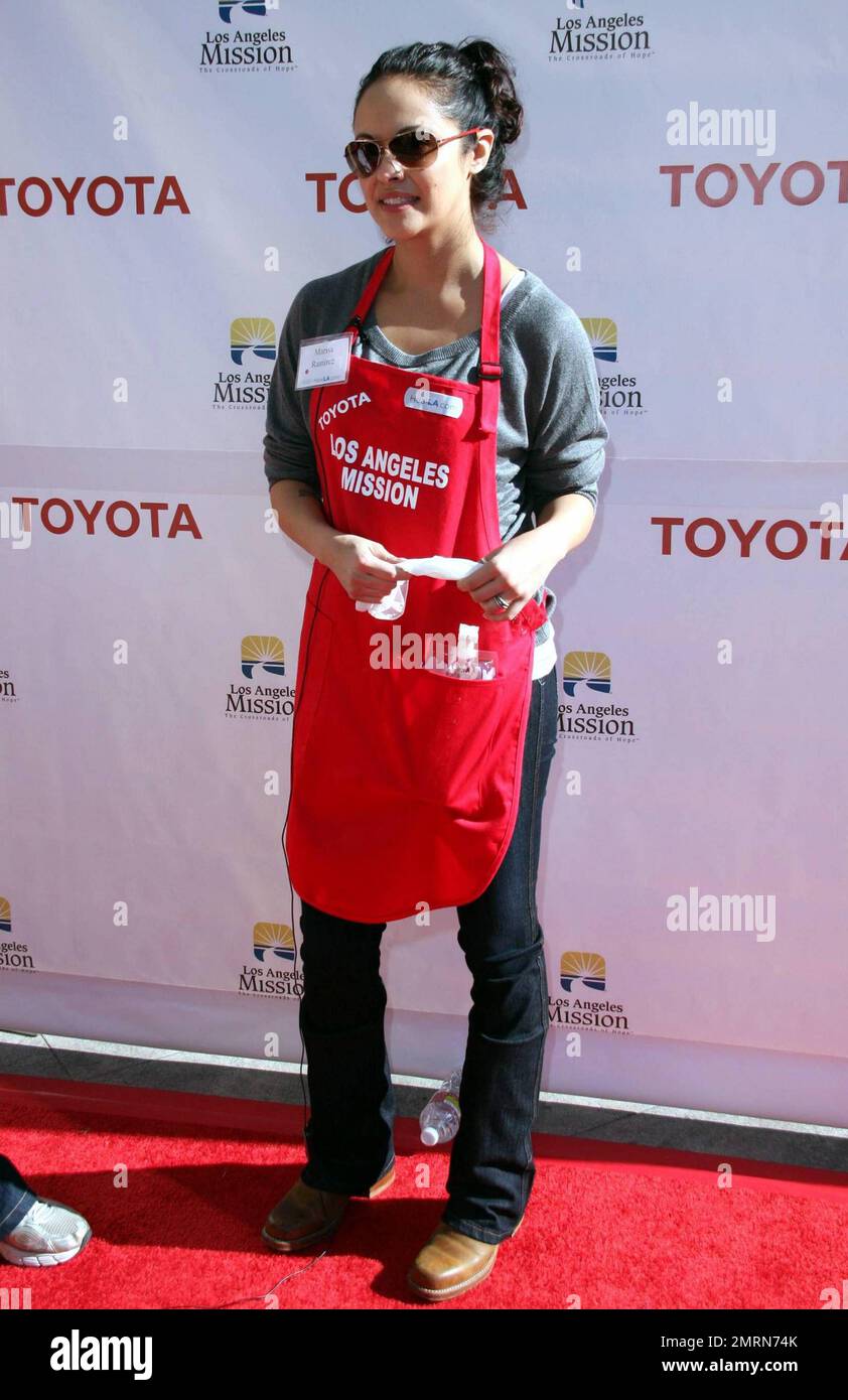 Marisa Ramirez feeds the homeless at the Los Angeles Mission on