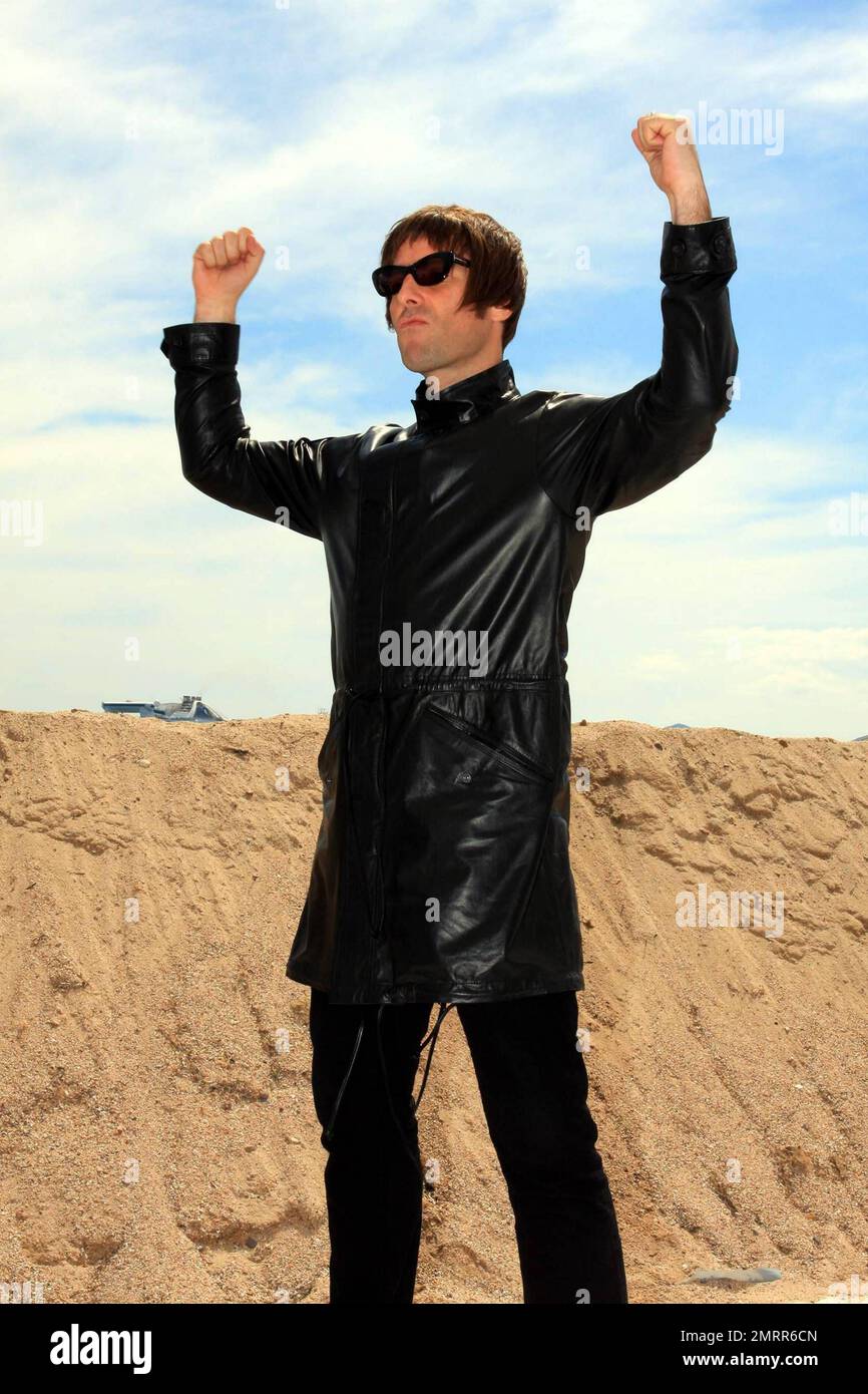 Liam gallagher clearance black jacket