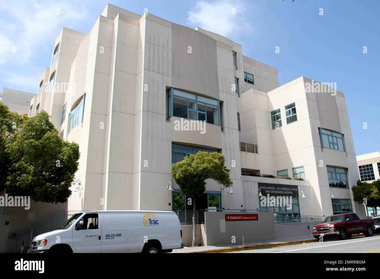 Ucla medical center santa monica hi-res stock photography and images - Alamy