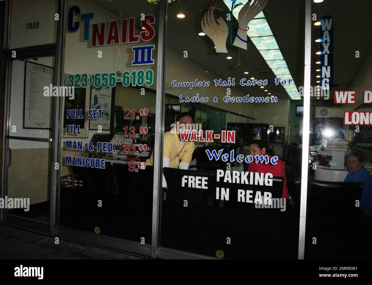 Airbrushed nails hires stock photography and images Alamy