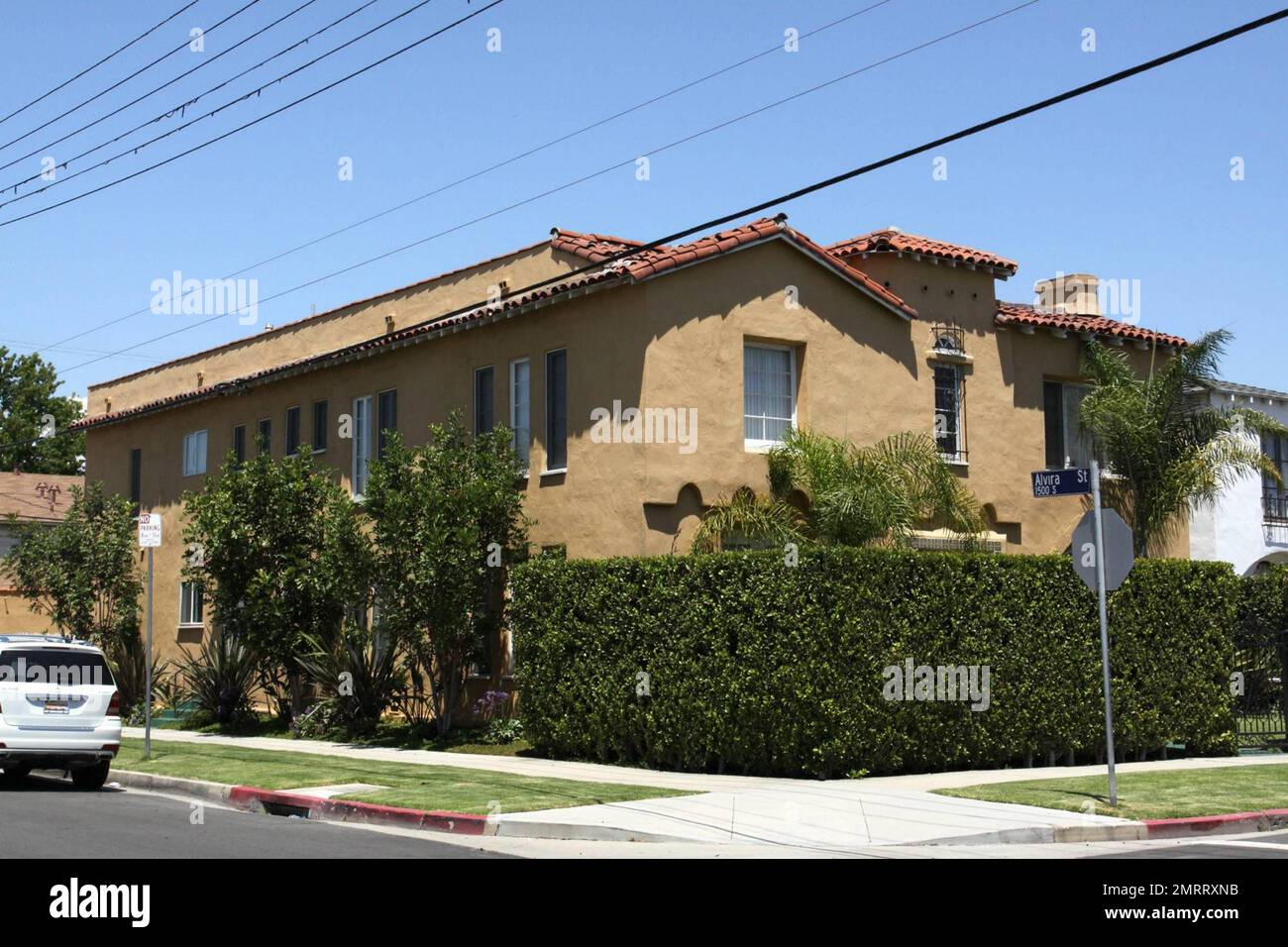 Exterior views of Pickford Lofts rehabilitation home in Los