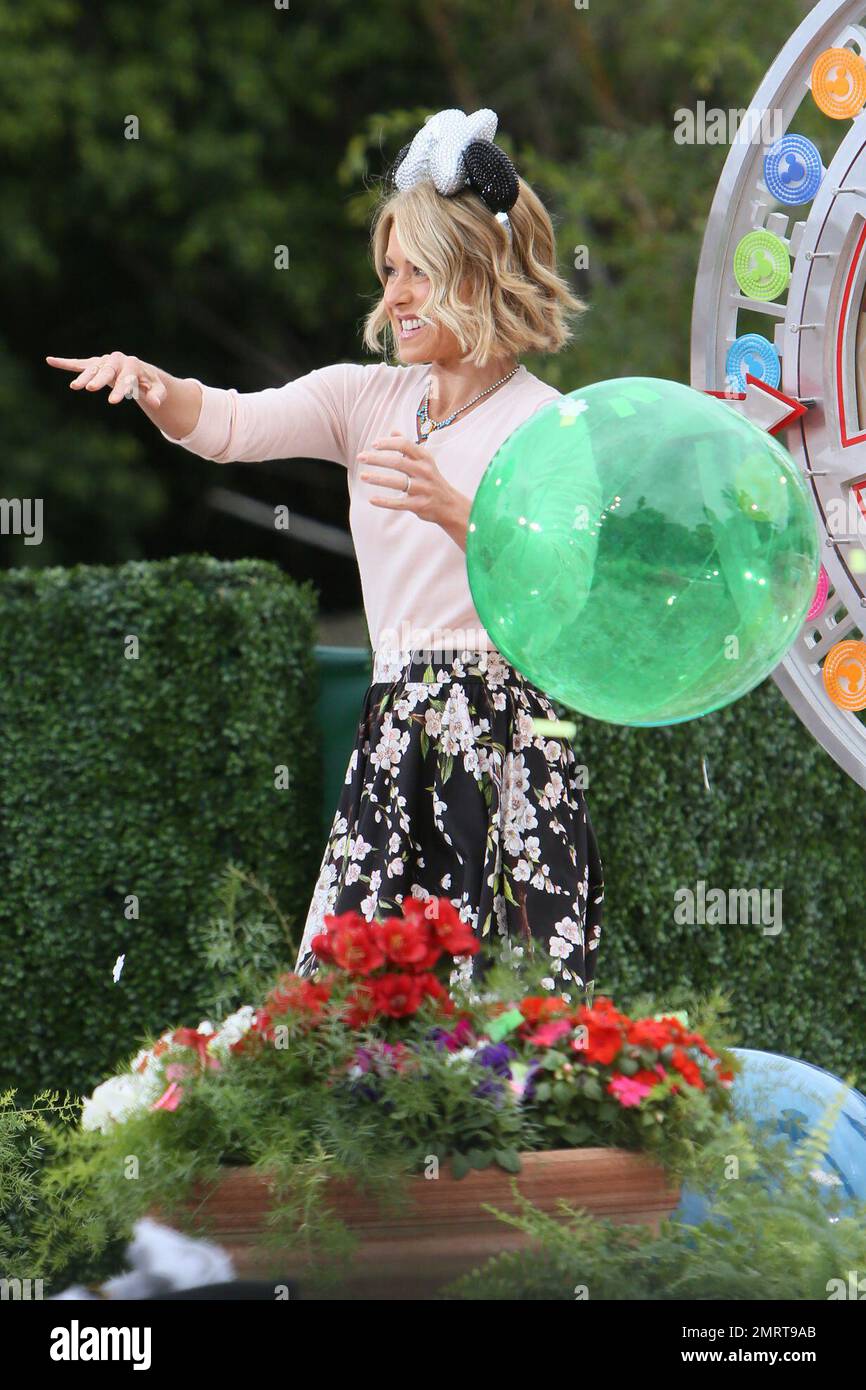 Kelly Ripa and Michael Strahan shoot their television show Live! with ...