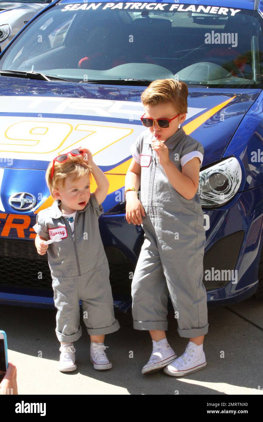 Sean Patrick Flanery's kids posing by his car before the Pro/Celebrity