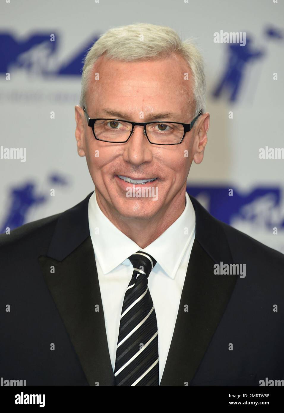 Dr. Drew Pinsky arrives at the MTV Video Music Awards at The Forum on