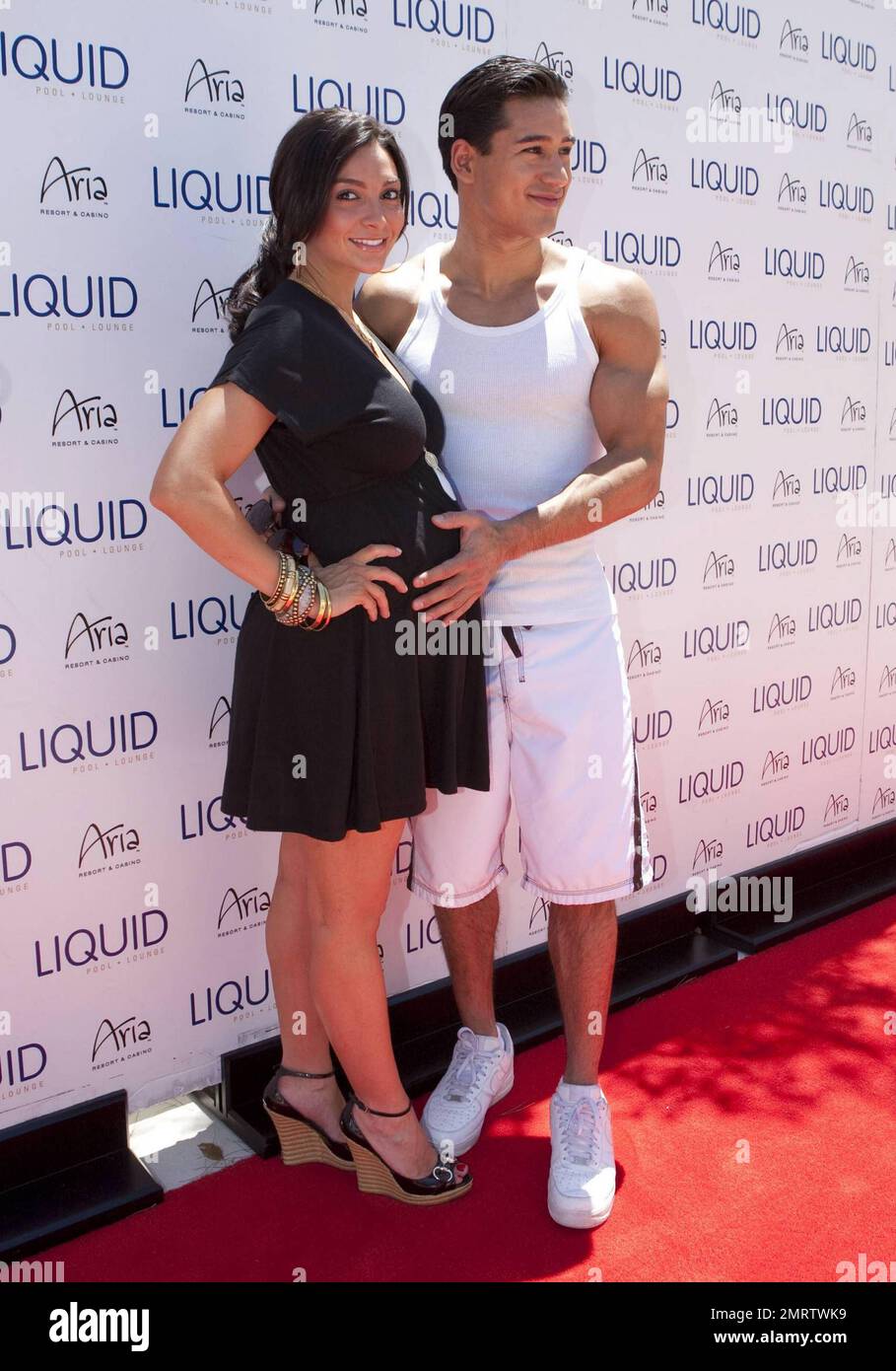 Actor and TV personality Mario Lopez poses with pregnant girlfriend(02)