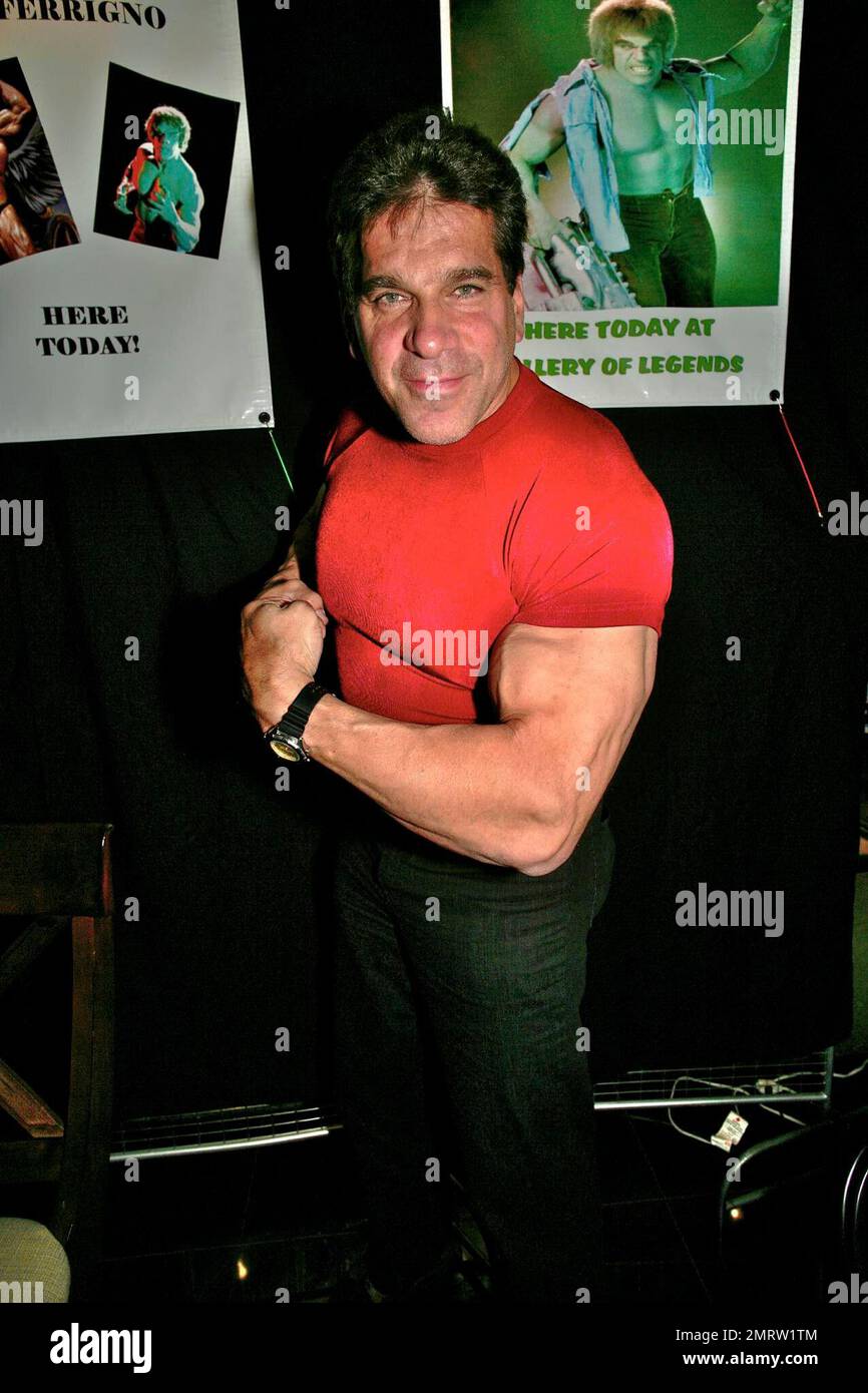 Gallery of Legends, a celebrity and sports memorabilia store inside