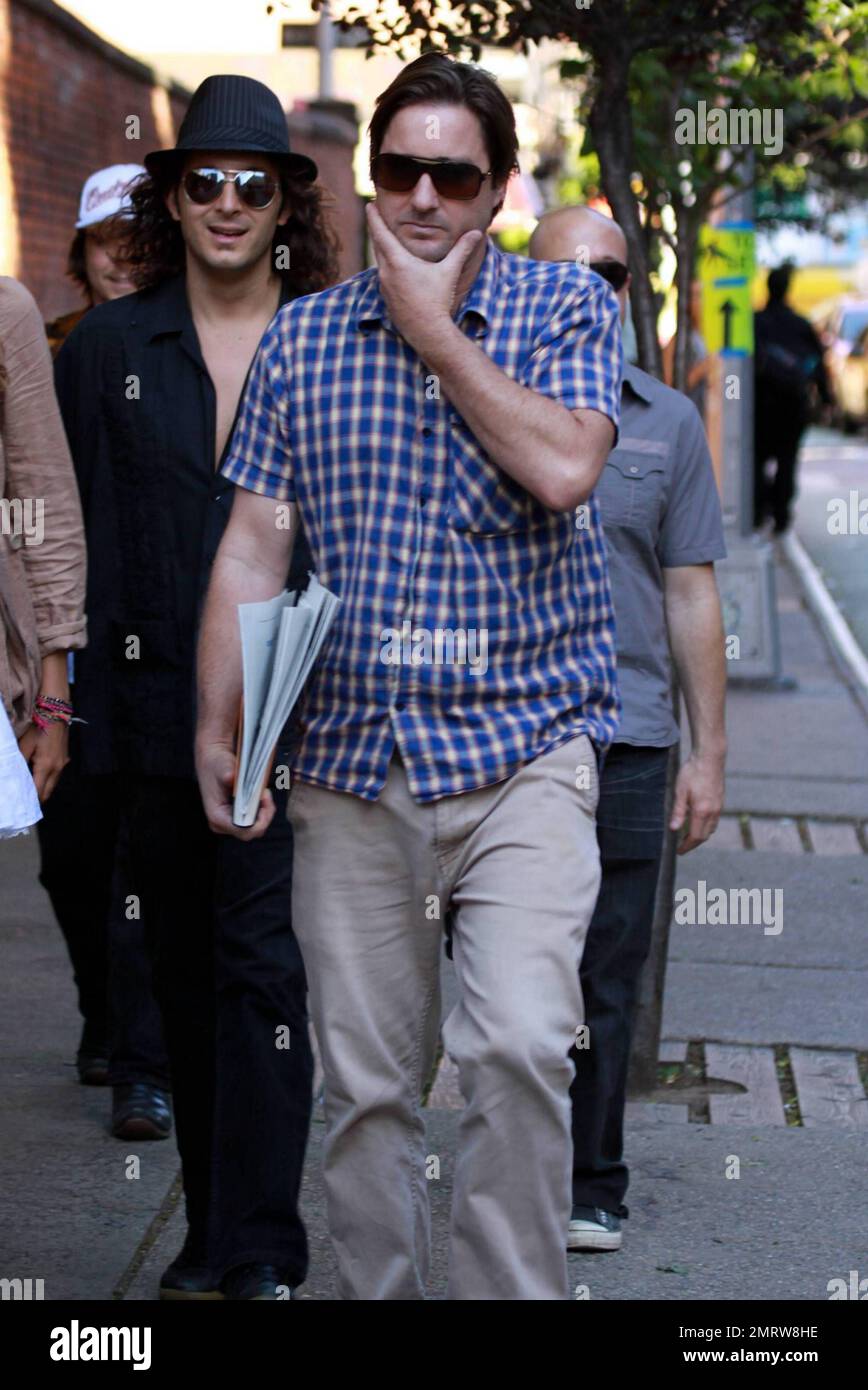 Luke Wilson leaves a restaurant after lunch in New York, NY. 5/5/10. Stock Photo