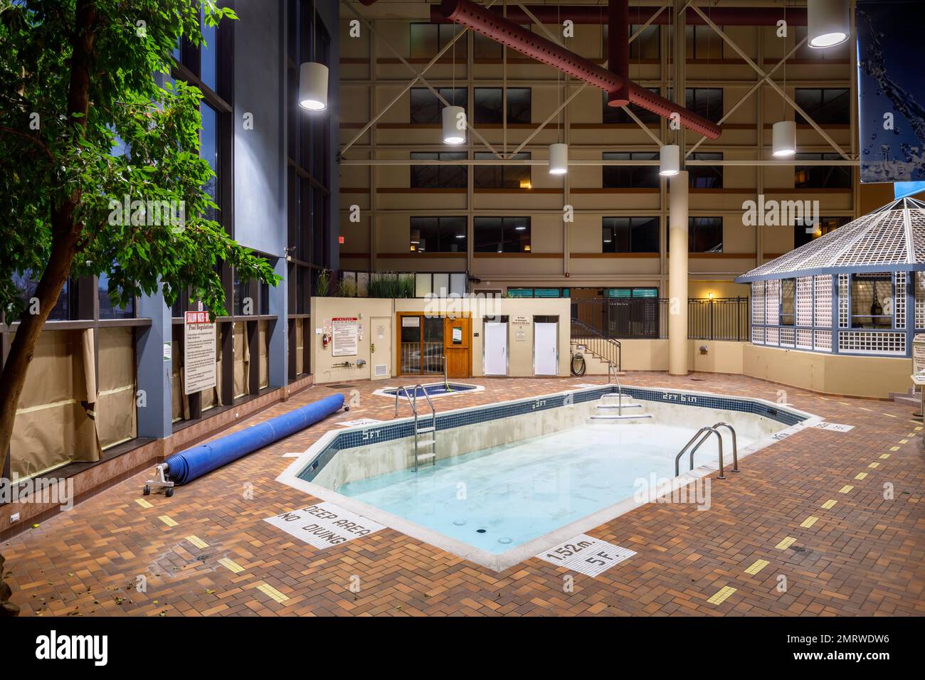 The indoor swimming pool at the now demolished Holiday Inn Yorkdale Hotel in Toronto, Ontario, Canada. This building is now demolished. Stock Photo