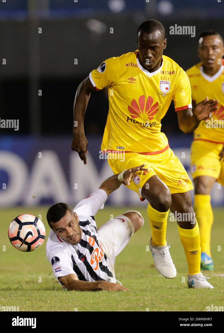 Ivan Piris of Paraguay's Libertad heads the ball during a Copa Libertadores  Group G soccer match against Brazil's Athletico Paranaense at Defensores  del Chaco stadium in Asuncion, Paraguay, Thursday, May 4, 2023. (