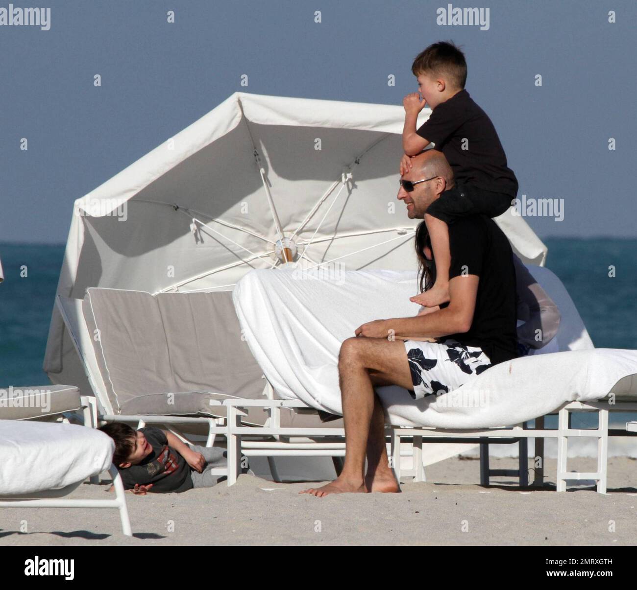 EXCLUSIVE!! British actor Mark Strong spends Christmas Eve on the beach ...