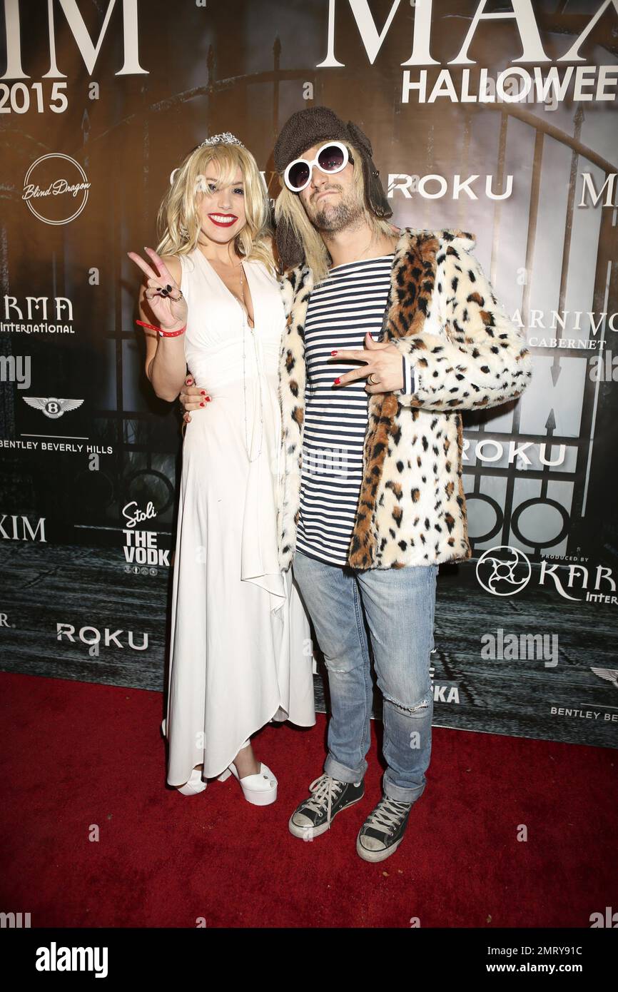 Kurt cobain costume hi-res stock photography and images - Alamy Kurt cobain costume hi-res stock photography and images - Alamy