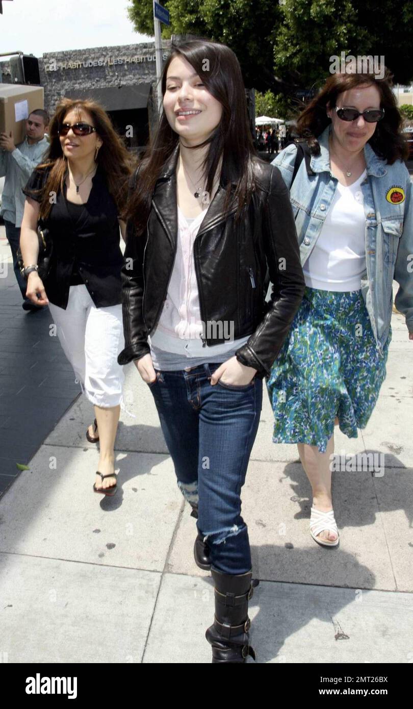 'ICarly' star Miranda Cosgrove leaves the Ivy and strolls on Robertson Blvd after lunch in West Hollywood, CA. 6/15/09. . Stock Photo