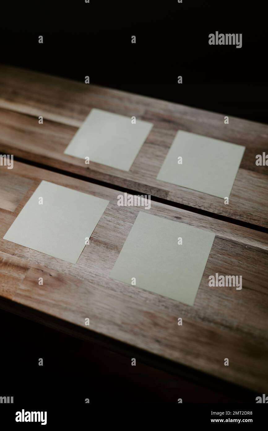 Vertical blank paper sheets hi-res stock photography and images - Alamy