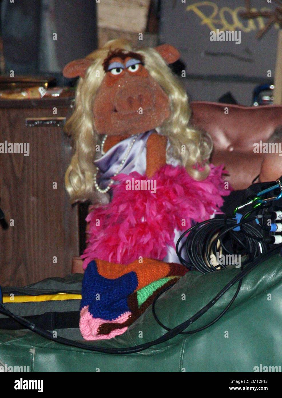 Miss piggy muppets 2011 hi-res stock photography and images - Alamy