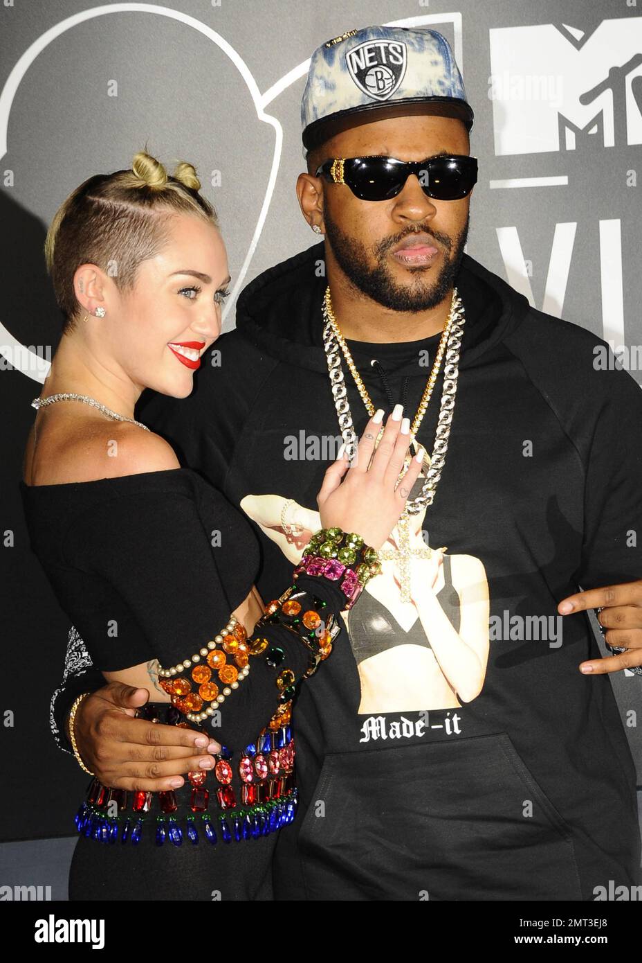 Mike Will Made It Miley Cyrus Kissing