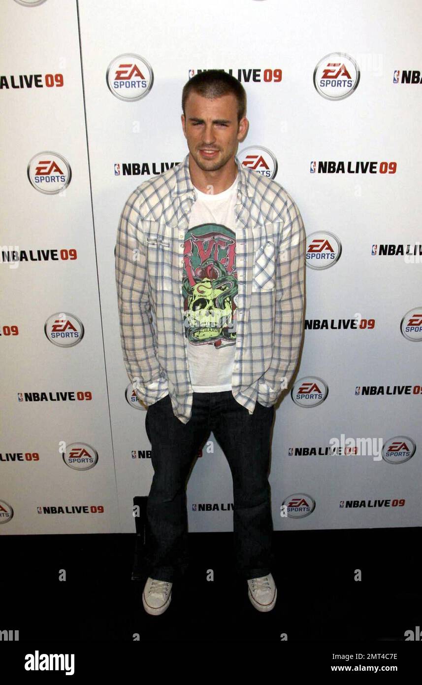 Chris Evans attends the EA Sports NBA Live 09 video game launch event hosted by Tony Parker at Beso in West Hollywood, CA