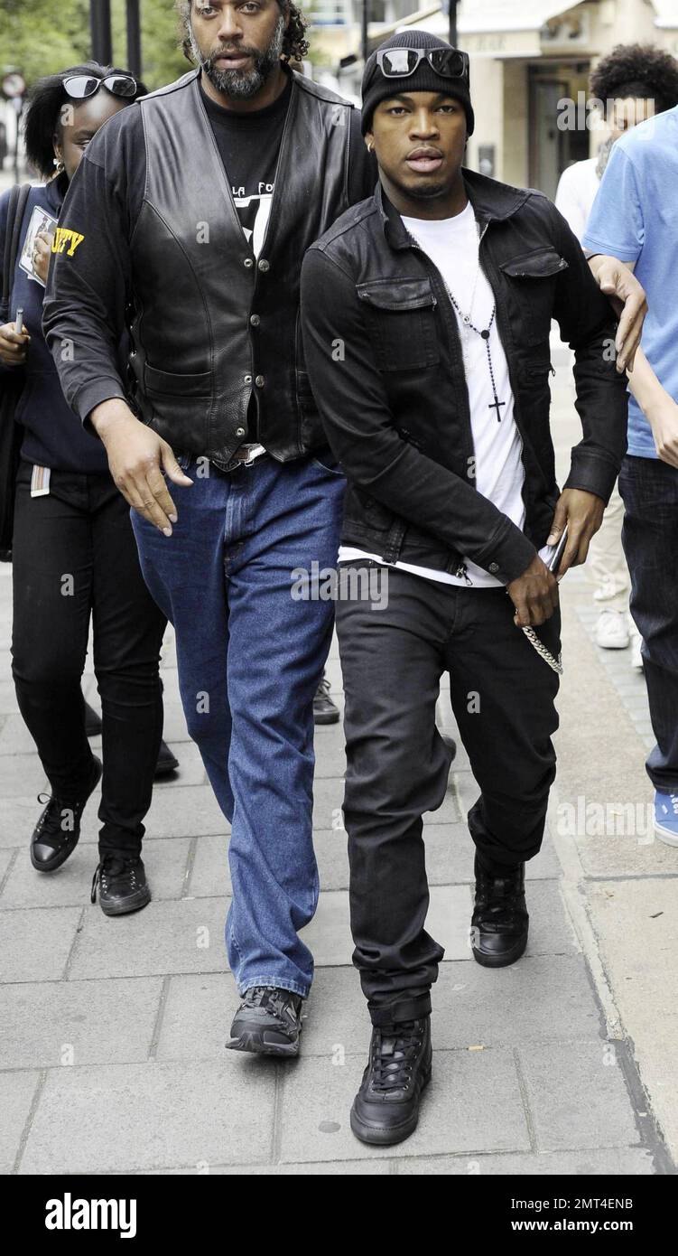 American pop and R&B artist Ne-Yo (Shaffer Smith) arrives at BBC Radio 1 with his bodyguard in tow for an interview at the studio.  The musician will soon be heading to Australia and Brazil for a number of summer concerts. London, UK. 07/08/10. Stock Photo