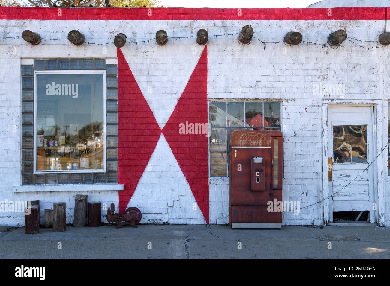 USA, Texas, Route 66, Vega, Old Gas sation, Midway Station Stock Photo