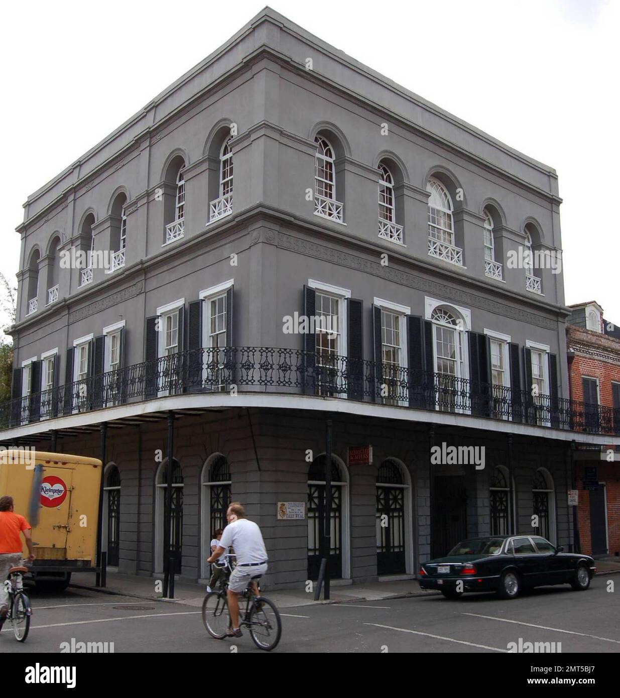 Exclusive!! This is the haunted mansion in New Orleans' French Quarter