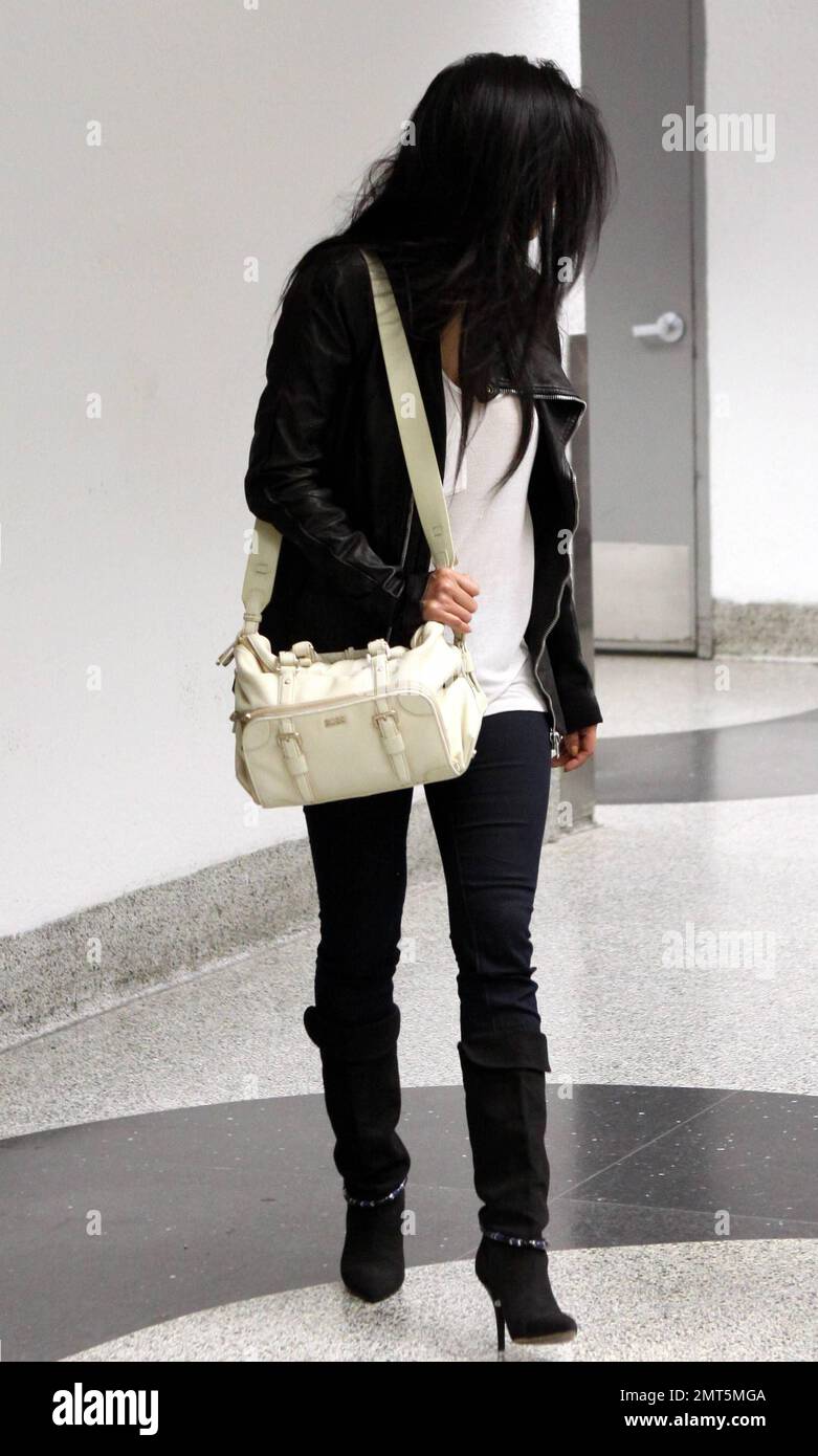 Nicole Scherzinger looks stylish in black leather pants while