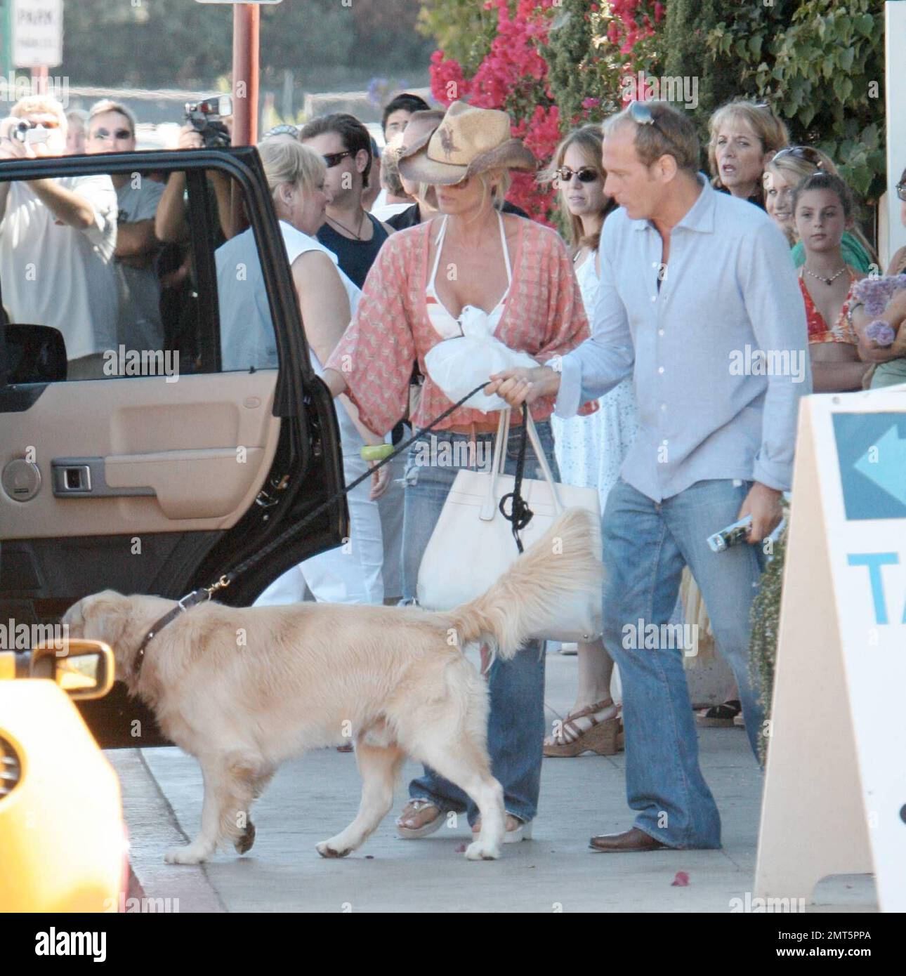 Nicolette Sheridan and Michael Bolton lunch at Taverna Tony's in Malibu