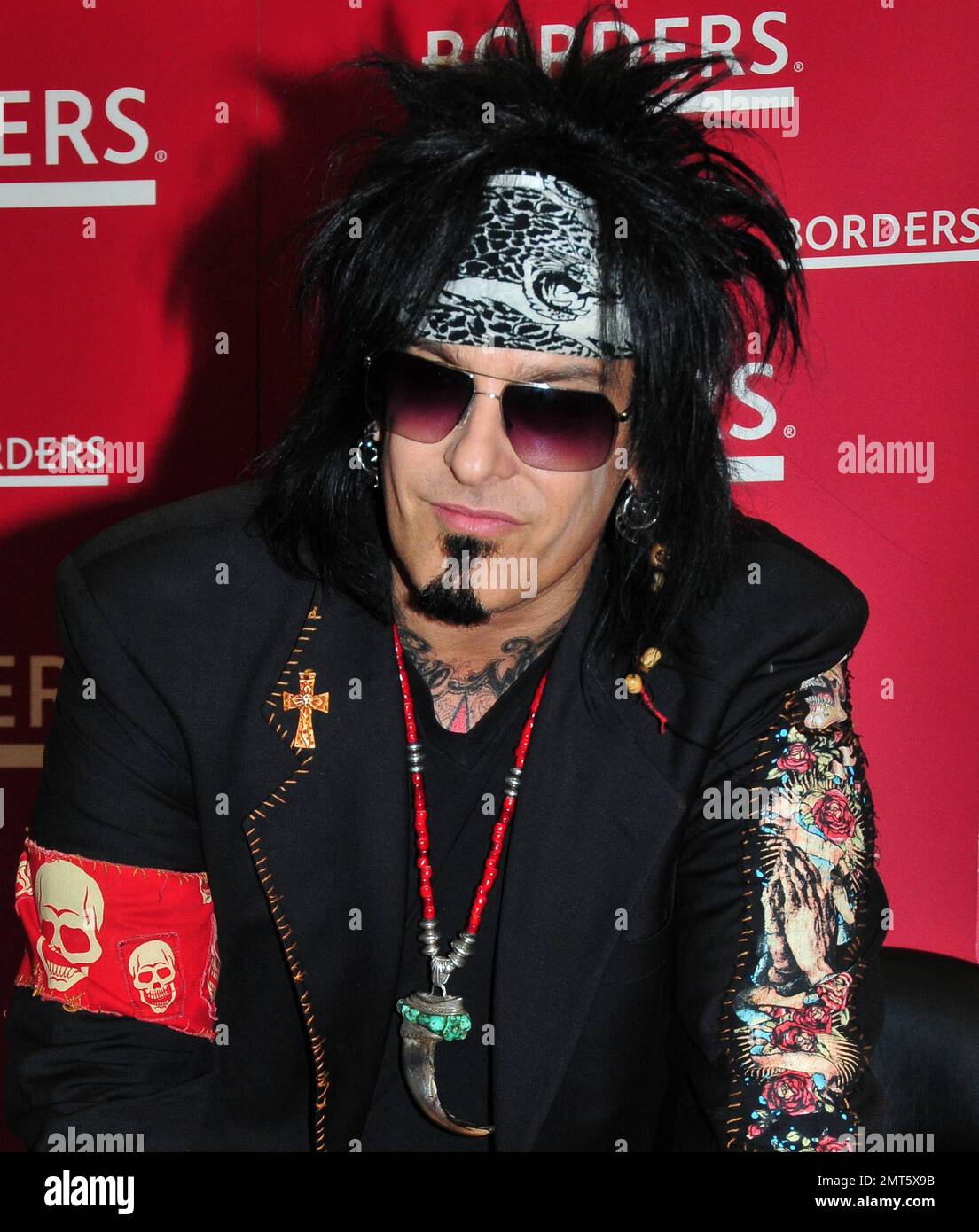 Bandana sunglasses tattoo hi res stock photography and images Page 4 Alamy