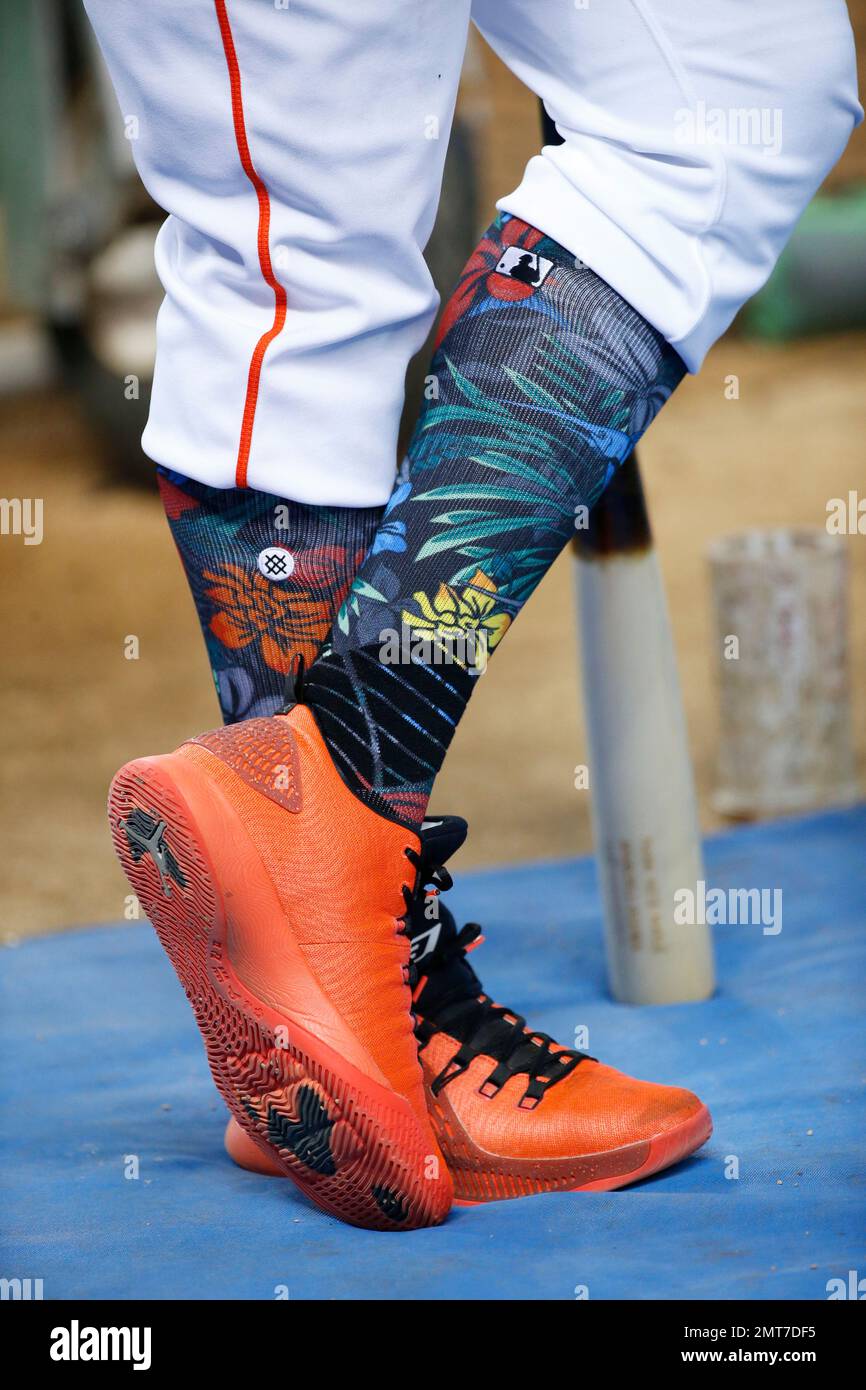 Orange under armour baseball socks deals