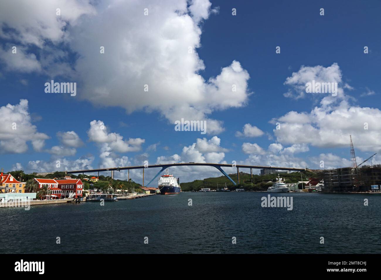 Queen Juliana Bridge spanning At Anna Bay, Willemstadt, Curacao Stock Photo Alamy