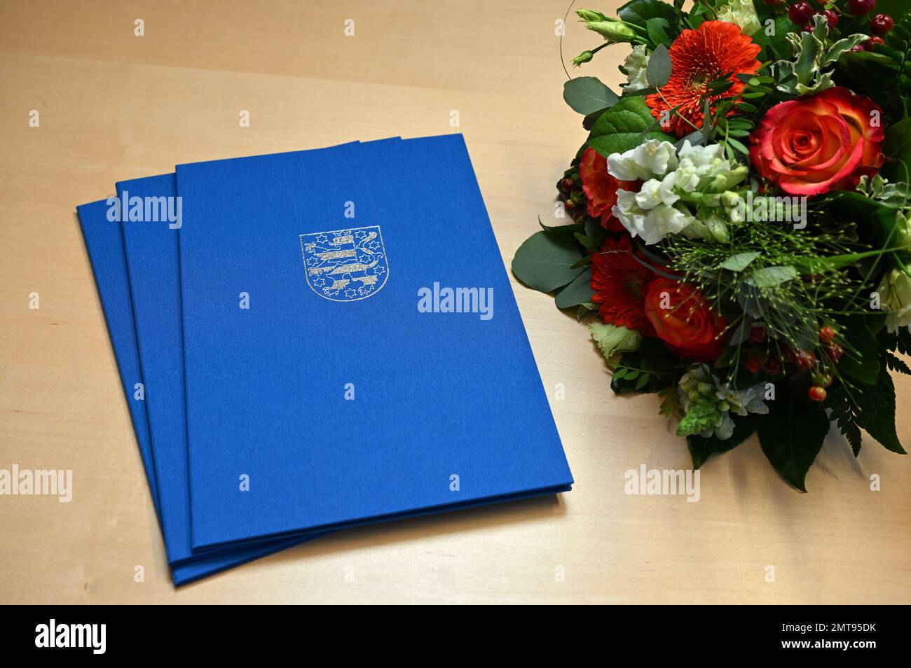 Erfurt, Germany. 01st Feb, 2023. Folders with the state coat of arms