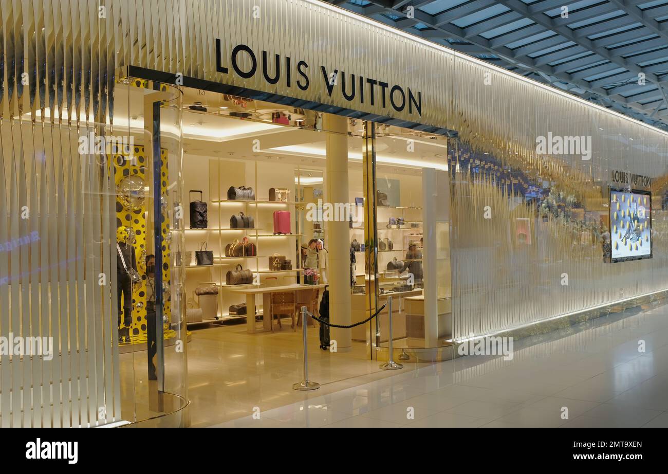 Louis Vuitton Shop at Siam Paragon, Bangkok, Thailand, May 9, 20 Editorial  Stock Image - Image of boutique, mall: 121990584