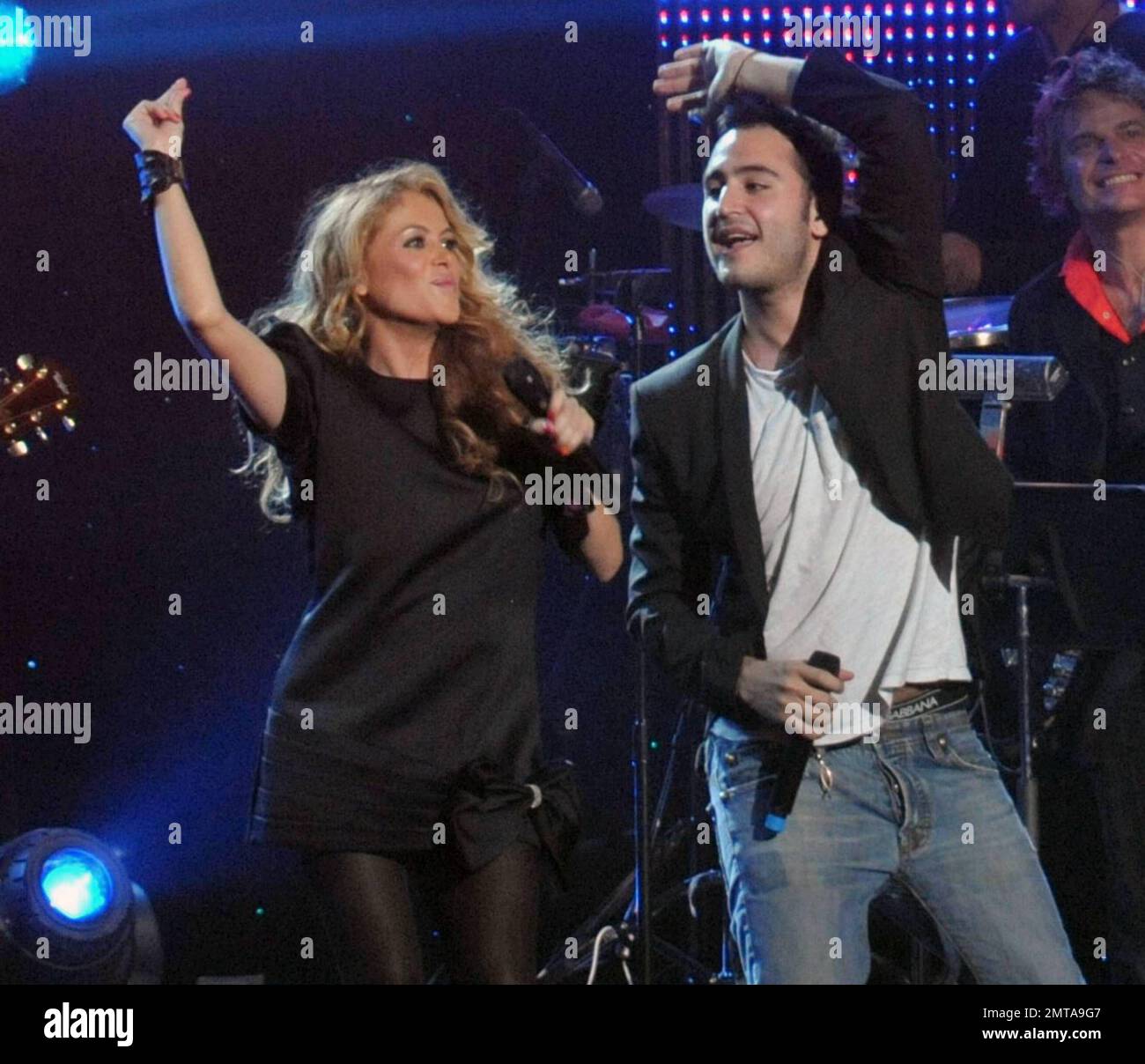Pregnant Mexican pop star Paulina Rubio, 39, rocked it out live on