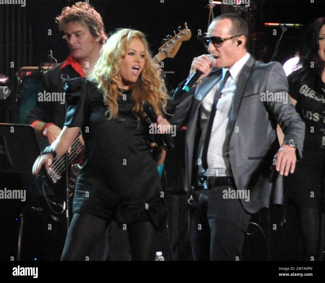 Pregnant Mexican pop star Paulina Rubio, 39, rocked it out live on