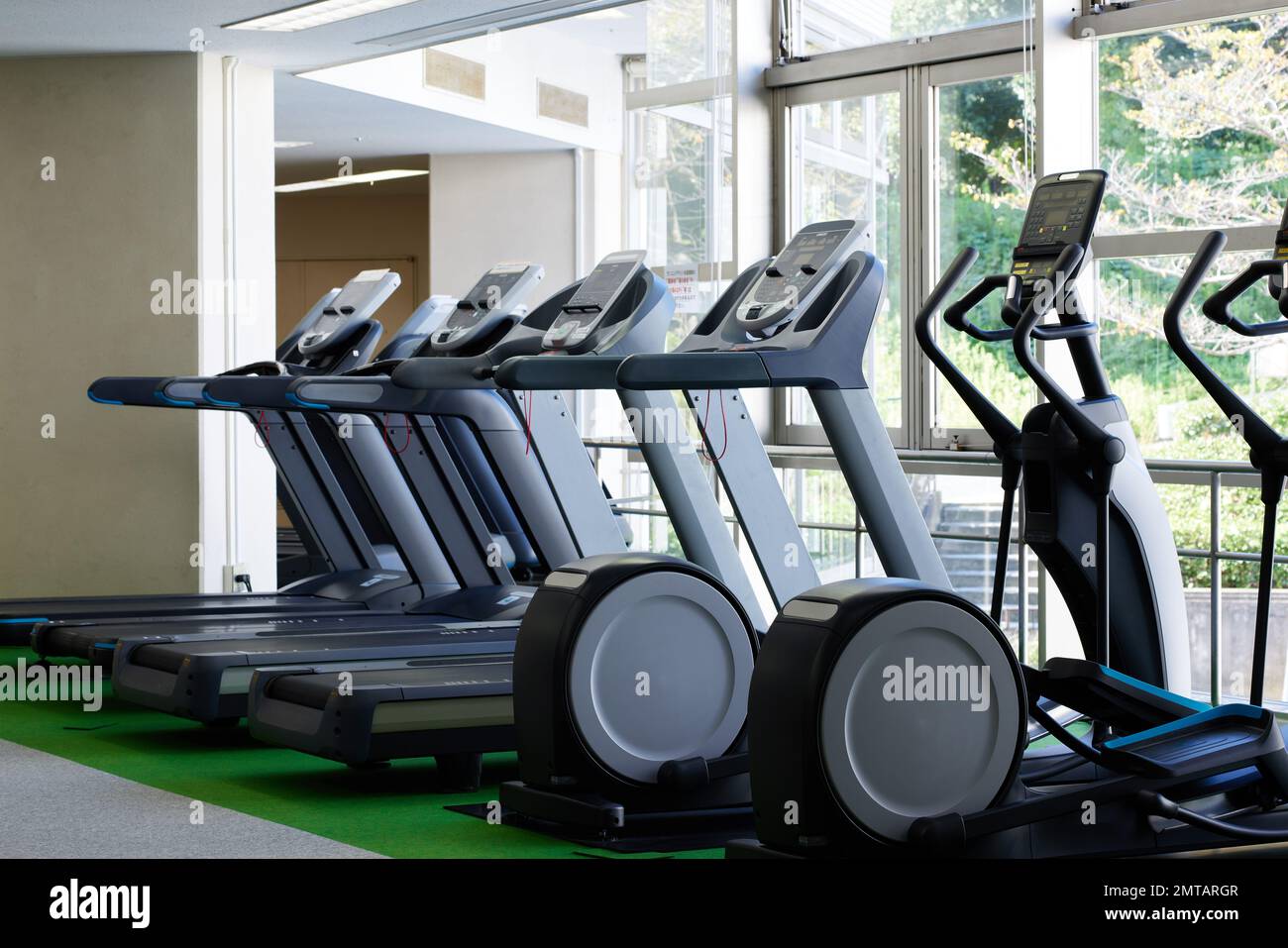Gym running machine hi-res stock photography and images - Alamy
