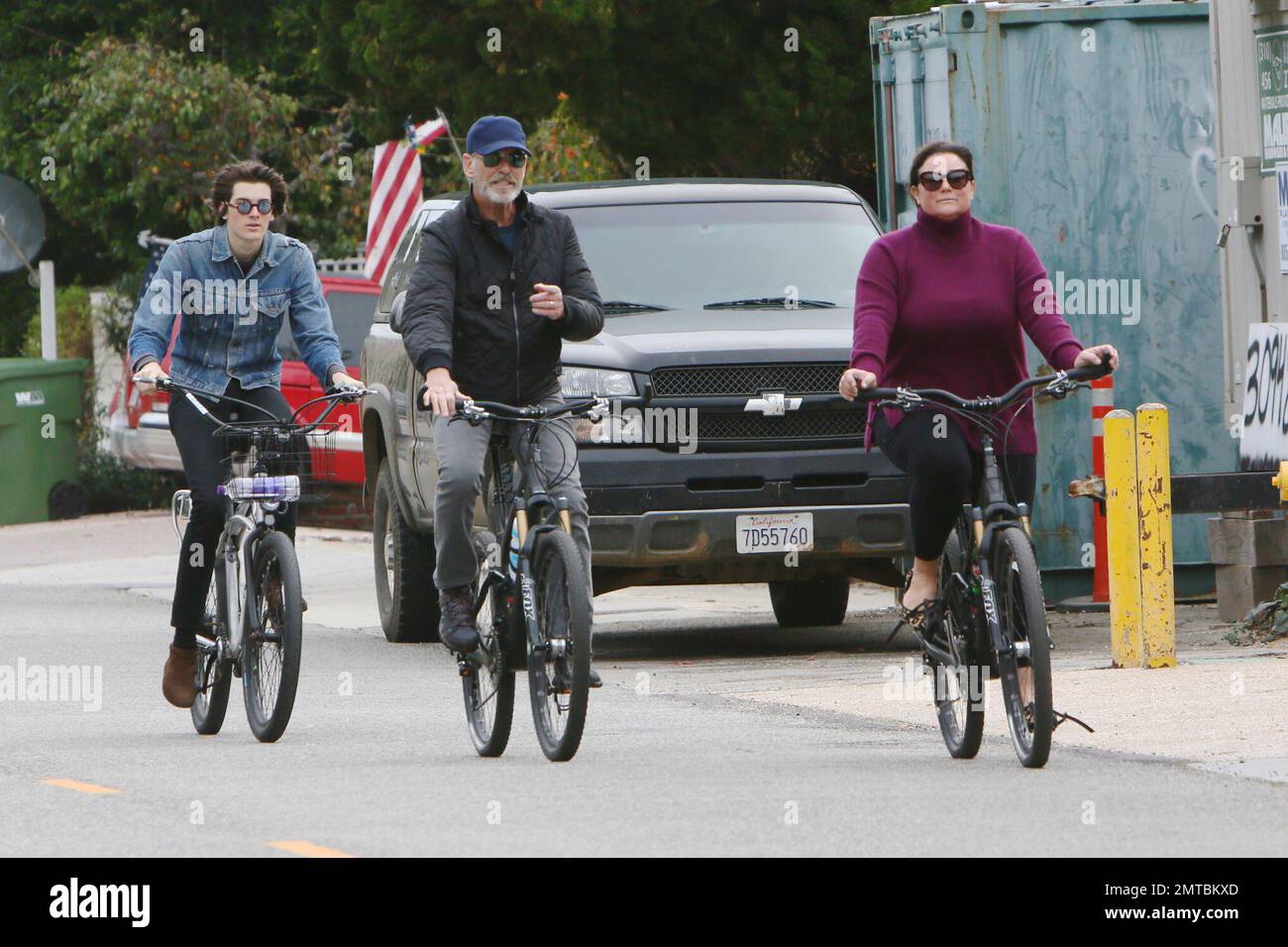 Pierce Brosnan, wife Keely Shaye Smith and son Dylan Brosnan out for a bike ride in Malibu. Los Angeles, CA. 19th January 2016. Stock Photo