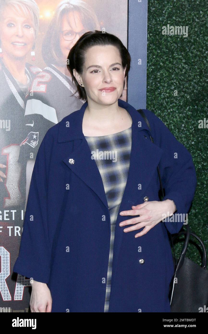 LOS ANGELES - JAN 31: Emily Hampshire at the 80 for Brady Los Angeles