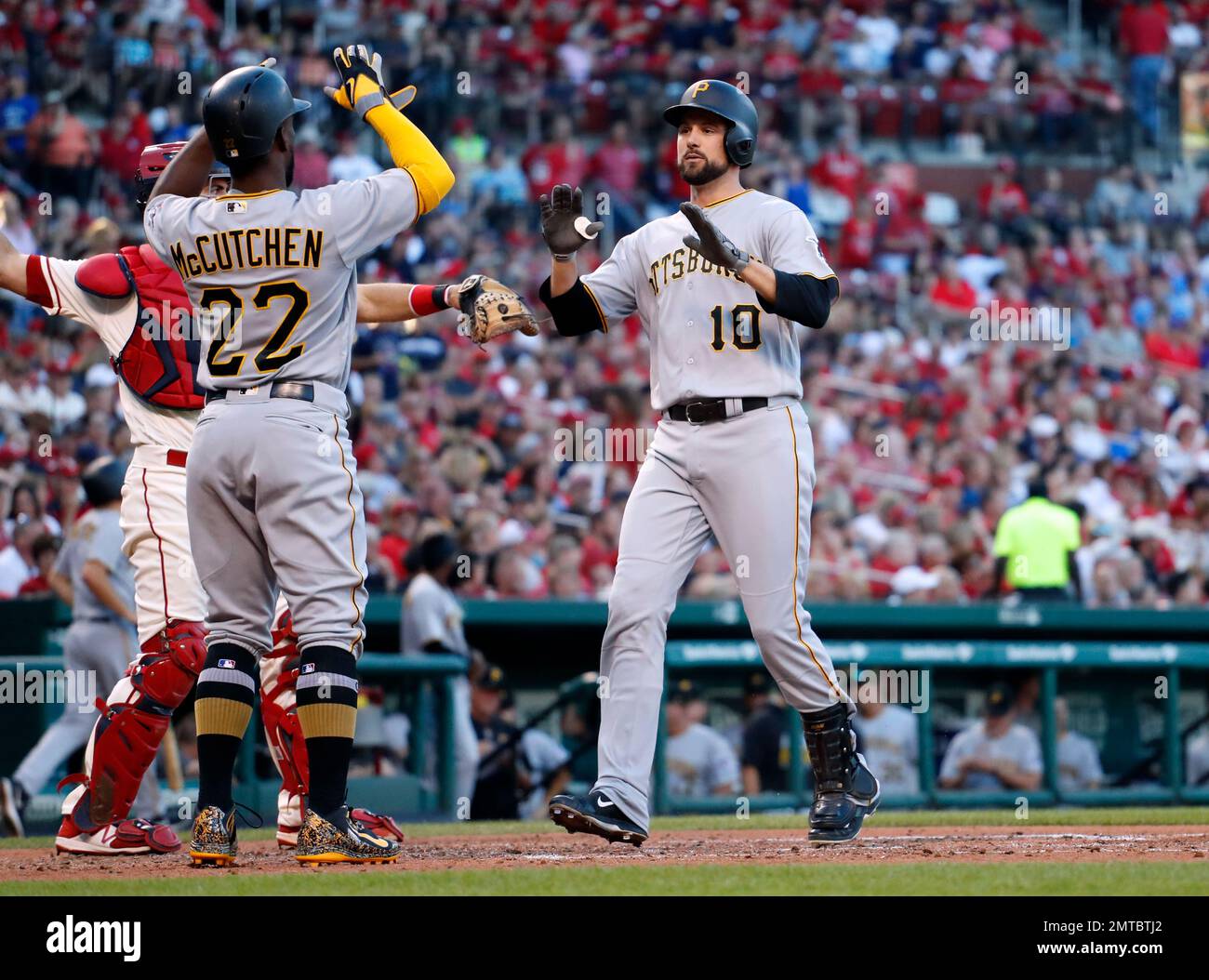 Pirates top Cardinals on Andrew McCutchen's 10th-inning HR