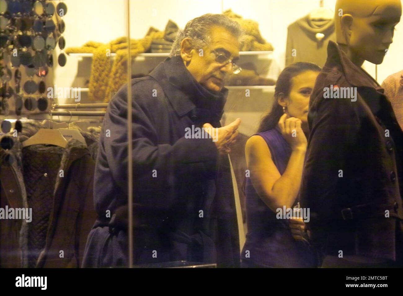 Exclusive!! Placido Domingo, undercover shopping with friends in Berlin, 10/26/05. Rights: Europe Out. Stock Photo