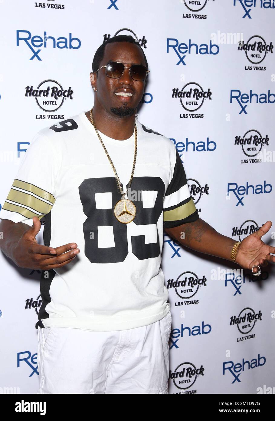 1,061 Sean Diddy Combs Aka Puff Daddy Stock Photos, High-Res Pictures, and  Images - Getty Images