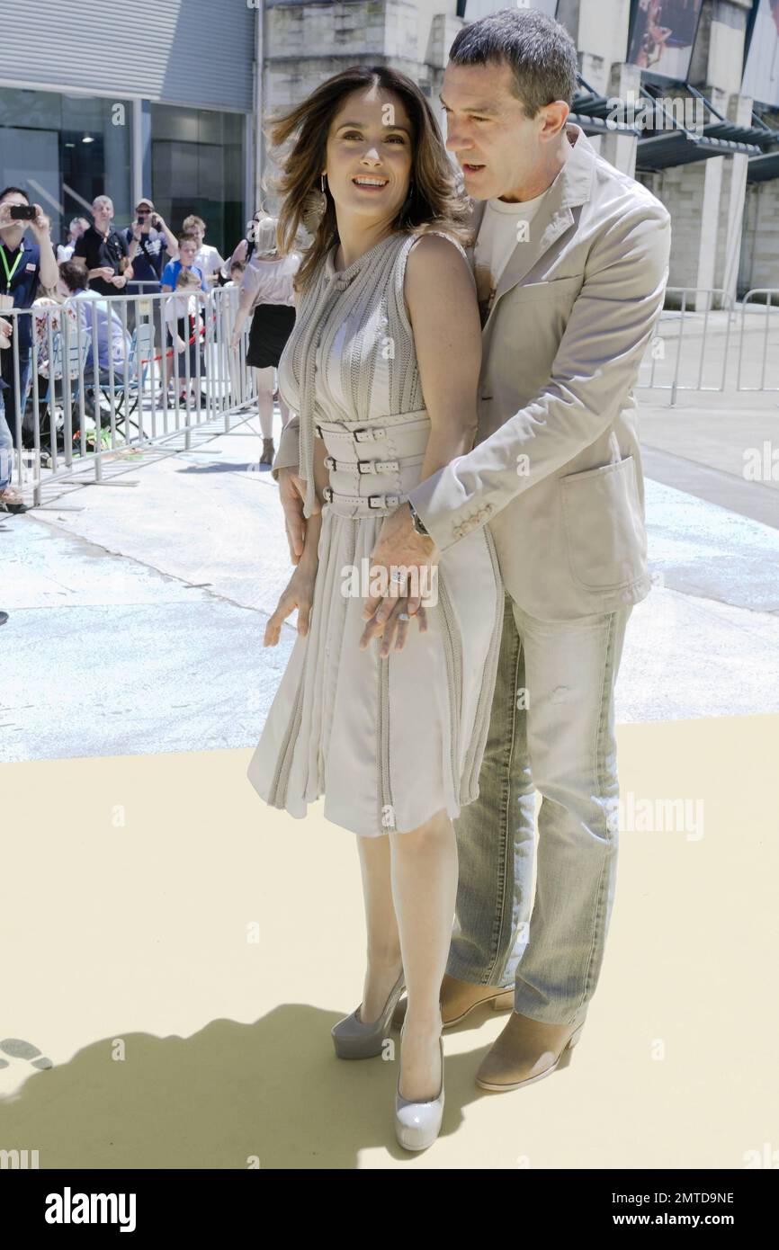 Antonio Banderas and Salma Hayek arrive for the "Puss in Boots