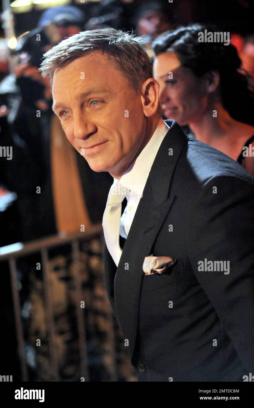 Daniel Craig at the New York, NY, Premier of James Bond 007 Quantum of ...