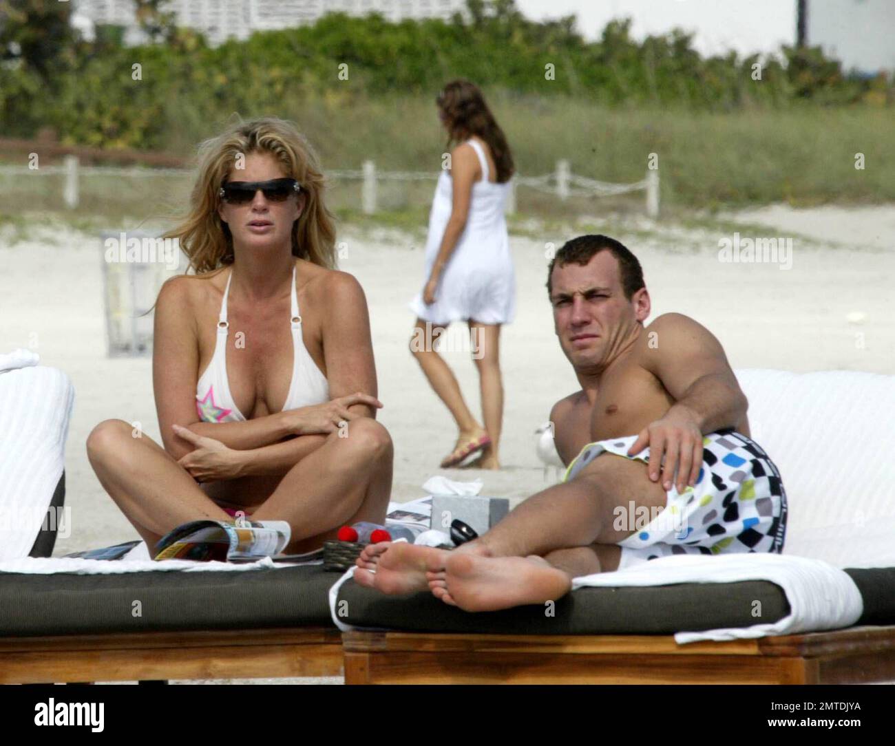 Supermodel Rachel Hunter takes time out to spend some time on Miami Beach with current beau Jarret Stoll of the Edmonton Oilers Ice Hockey Team. 1/24/07 Stock Photo