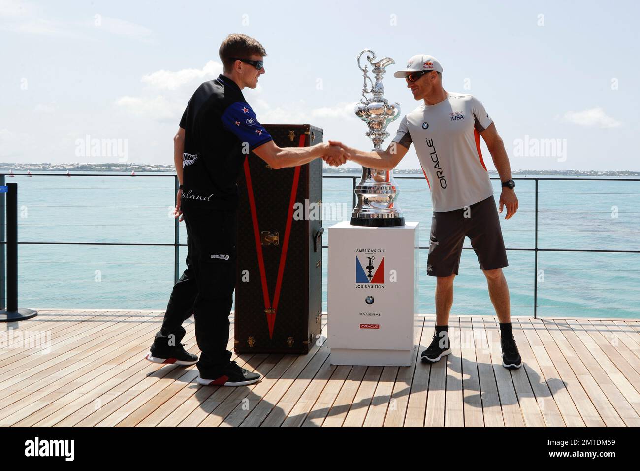 THE LOUIS VUITTON CUP BEGINS - News