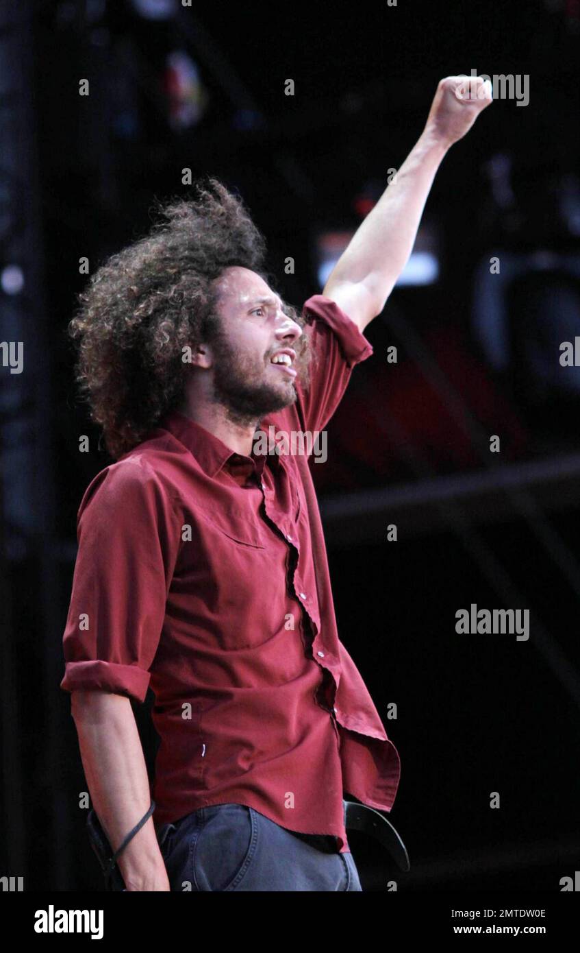 Who see rap hi-res stock photography and images - Page 8 - Alamy