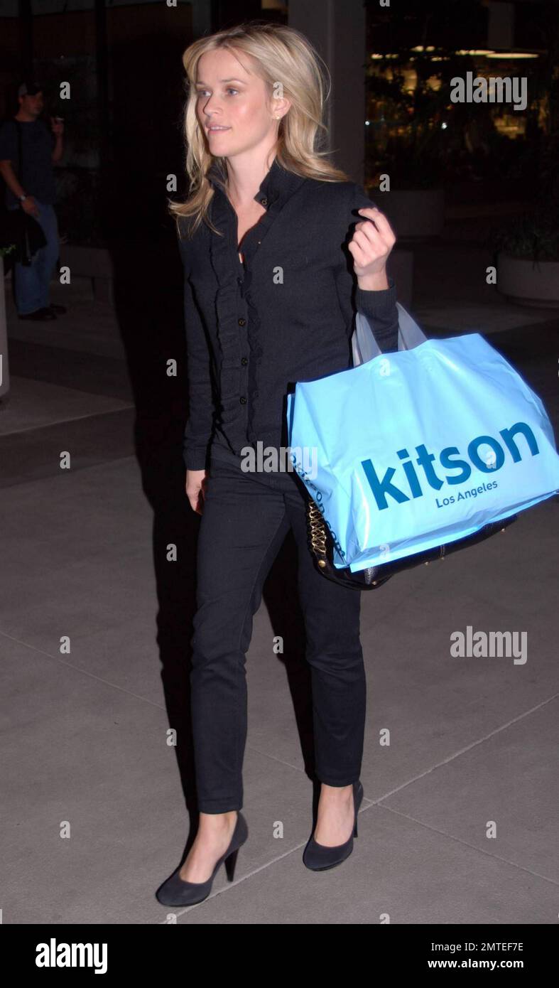 Exclusive Reese Witherspoon Dressed Head To Toe In Black Does Some Late Night Christmas