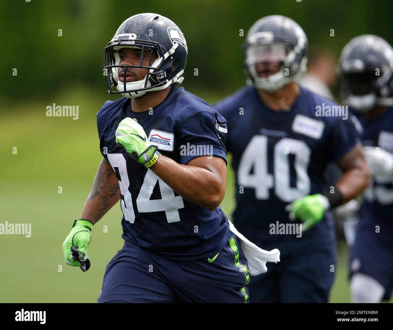 Seattle Seahawks Running back Thomas Rawls (34) drives for extra