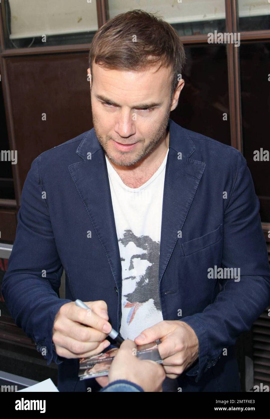Autographe Original Signé Robbie Williams Et Gary Barlow - Non Certifié